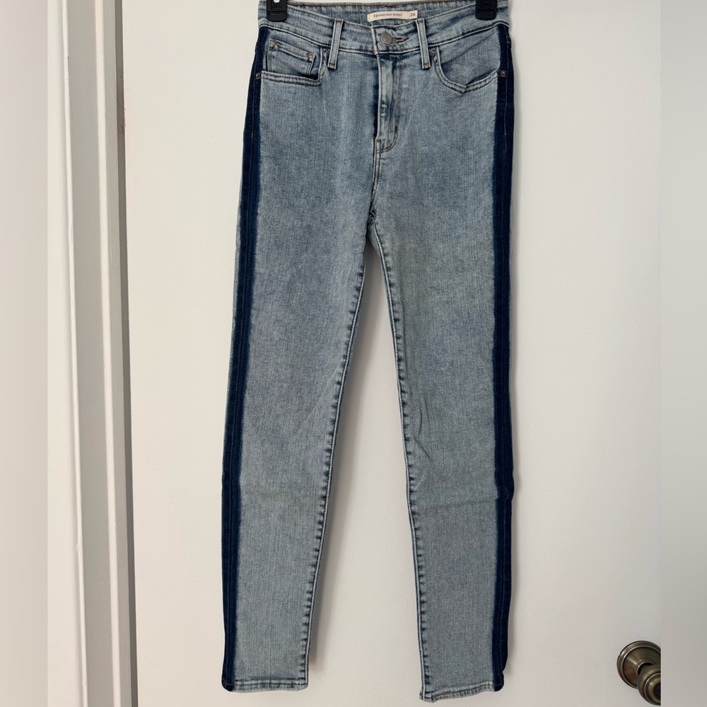 Stylish Women's Two-Tone Levi Jeans